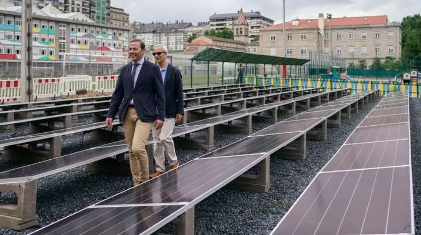 El colegio Salesianos de Ourense ahorrará con paneles solares el 40 % del consumo de la factura de la luz