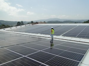 Solgaleo instala 1.100 paneles solares en la nueva planta de Sogama en Vilanova de Arousa