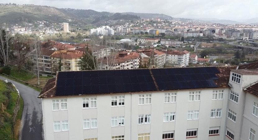 Solgaleo instala 63 paneles fotovoltaicos en el Seminario de Ourense