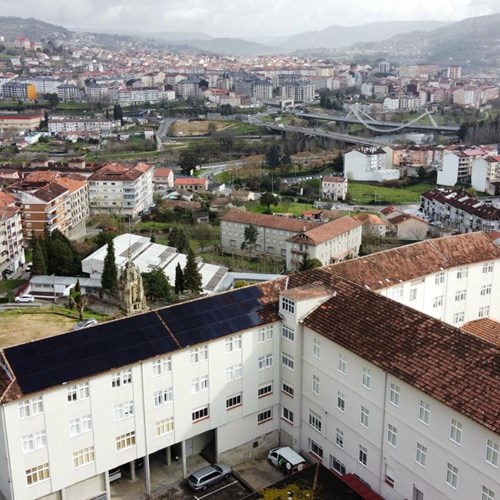 SOLGALEO instala 63 paneles fotovoltaicos en el Seminario de Ourense