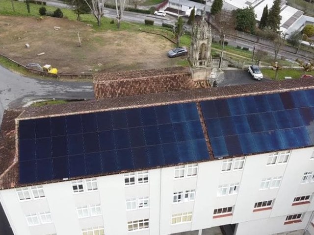 Solgaleo instala 63 paneles fotovoltaicos en el Seminario Menor de Ourense