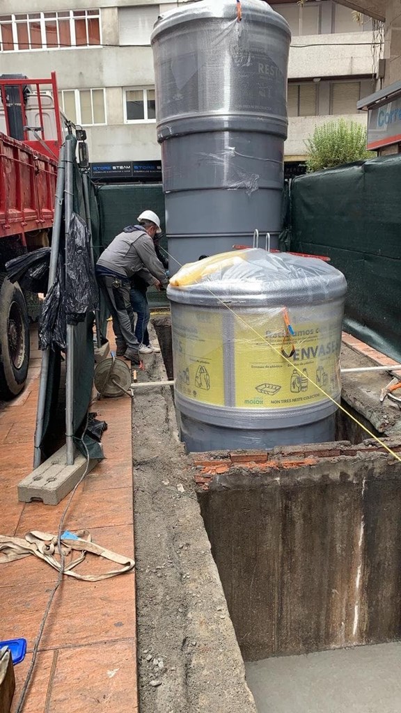 Foto 7 Sustitución de contenedores soterrados por semisoterrados MOLOK en Ourense.