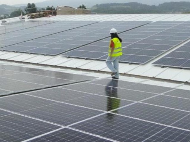 Unha empresa ourensá instalará paneis solares en 3 centros de saúde lucenses, entre eles o de Quiroga, e no CIS da Residencia